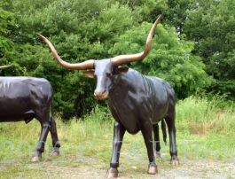 Texas Longhorn bronze with Head Straight