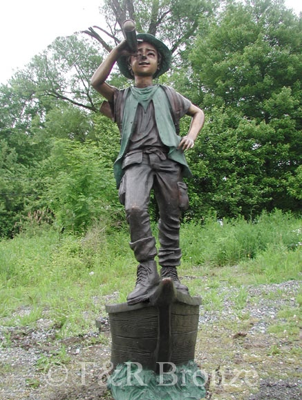 Explorer Boy bronze-1