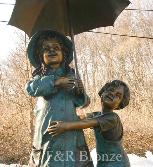 Girl & Boy holding umbrella bronze sculpture-2
