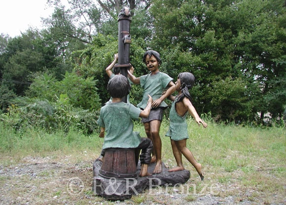 Kids with Water Pump bronze fountain-11