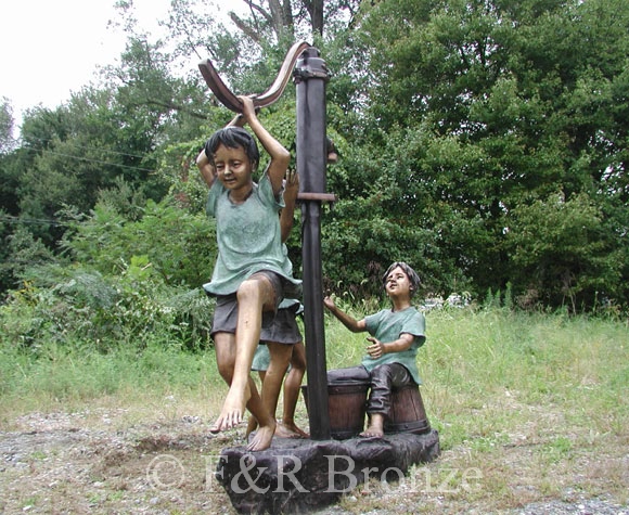 Kids with Water Pump bronze fountain-5