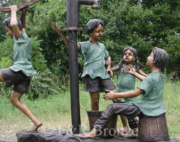 Kids with Water Pump bronze fountain-8