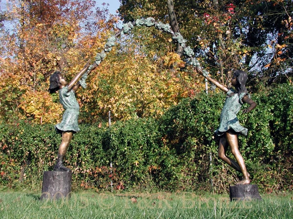Arbor Kids bronze statue-1