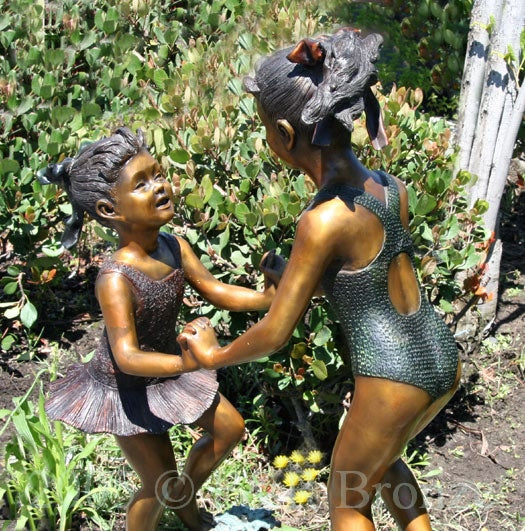 Jumbo Beach Girls Bronze Statue