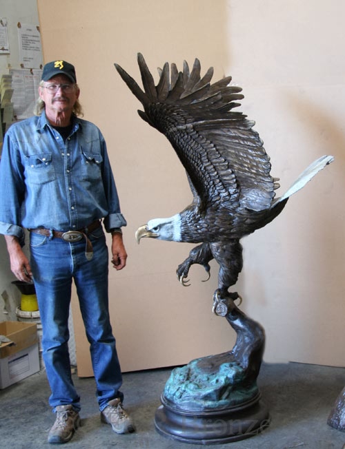 Monumental Eagle bronze-1