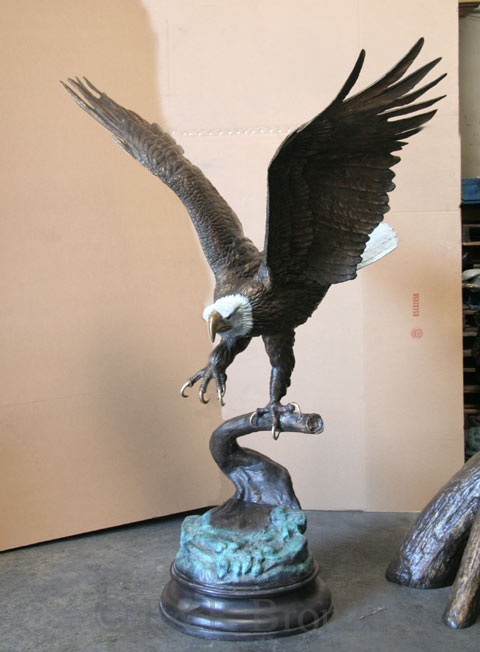 Monumental Eagle bronze-4