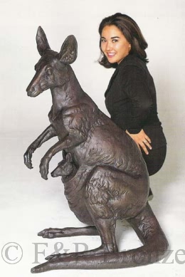 Jumbo Kangaroo bronze statue by Fratin