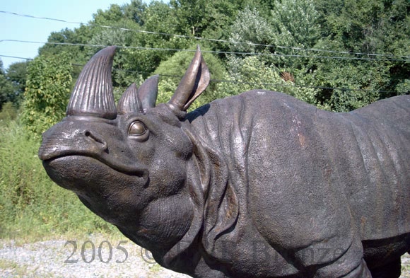 Rhinoceros bronze reproduction-2